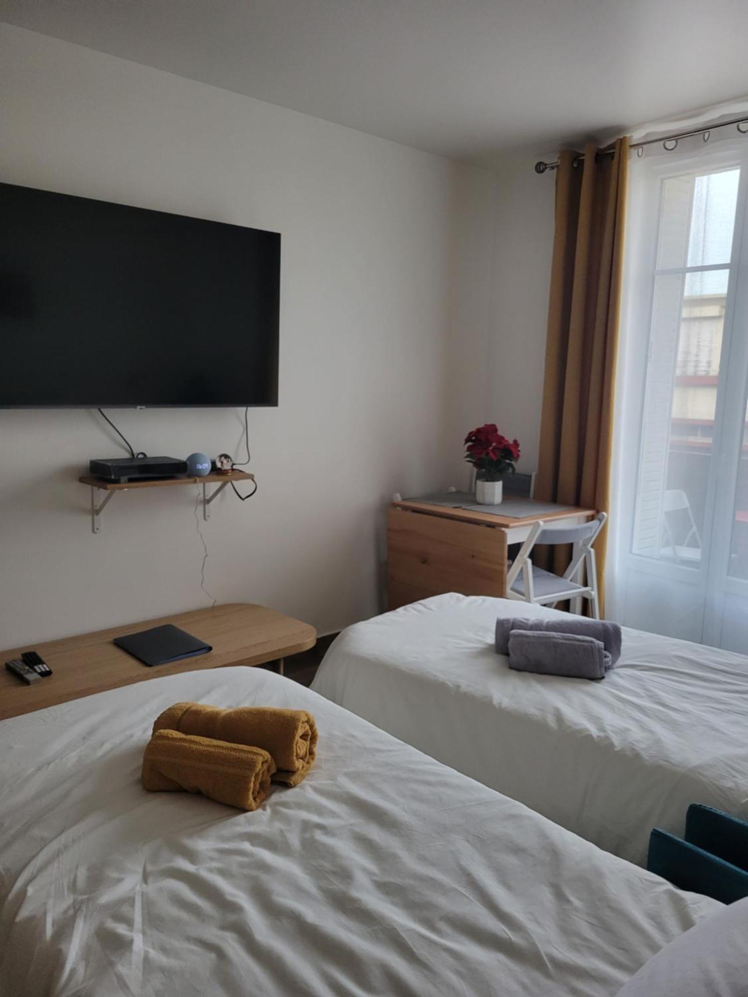 Amazing Apartment A Stone'S Throw From The City Of Lights - Paris Clichy Exterior foto